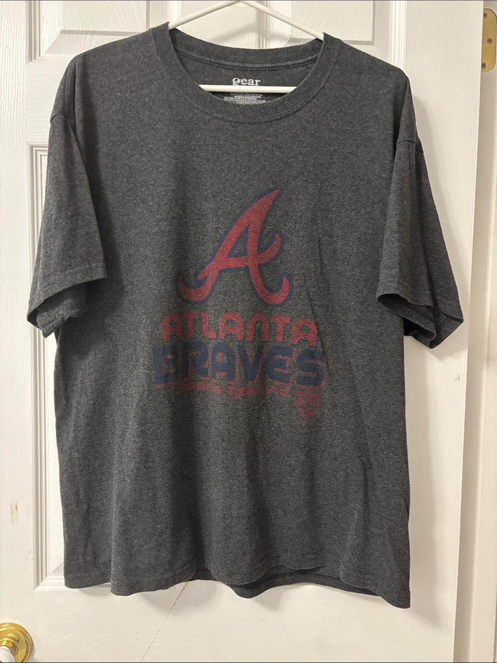 Gear For Sports Gray Atlanta Braves Graphic Tee with Red & Blue Logo